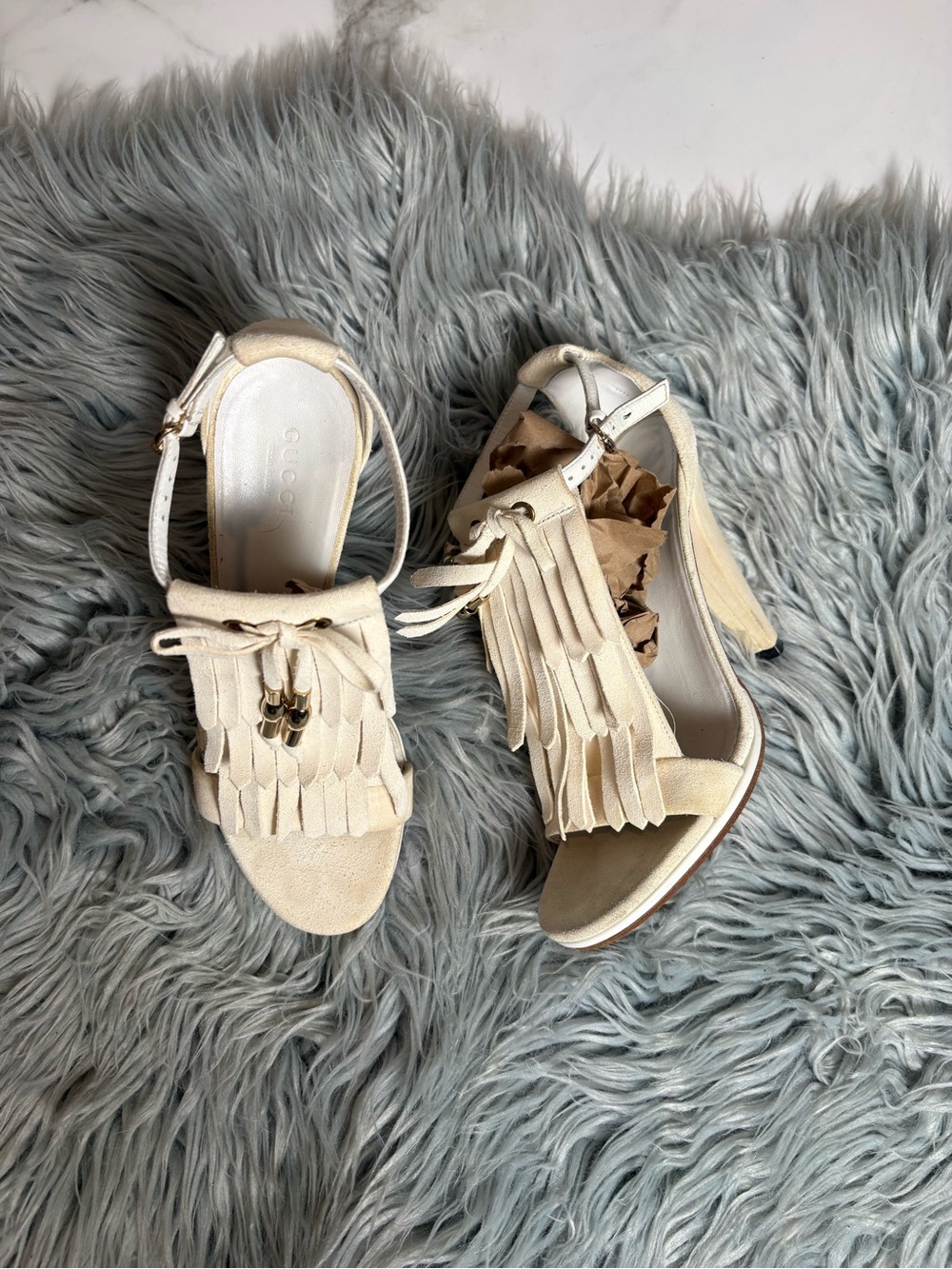 Gucci suede fringe t strap bamboo sandal heel 5.5B ivory cream